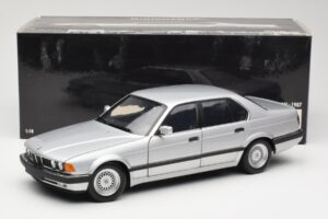BMW 730i E32 Silver Minichamps 1:18 100023000 Diecast — photo 8 of 8