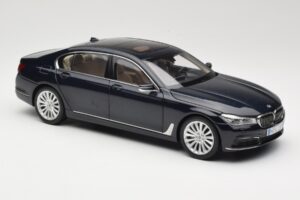 BMW 750Li F02 Imperial Blue Paragon 1:18 80432405586 Diecast — photo 6 of 8