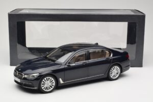 BMW 750Li F02 Imperial Blue Paragon 1:18 80432405586 Diecast — photo 8 of 8