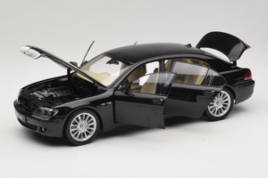 BMW 760Li E66 Individual Black Kyosho 1:18 08573RB Diecast — photo 2 of 8