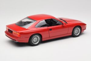 BMW 850Ci E31 Brilliant Red Revell 1:18 8827 Diecast — photo 3 of 8