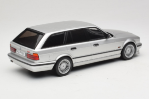 BMW Alpina B10 E34 4.6 Touring Silver MCG 1:18 MCG18332MCW Diecast — photo 2 of 6