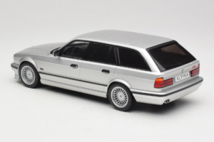 BMW Alpina B10 E34 4.6 Touring Silver MCG 1:18 MCG18332MCW Diecast — photo 5 of 6