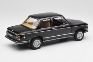 BMW 2002 L E10 Black AUTOart 1:18 70603 Diecast — photo 3 of 8