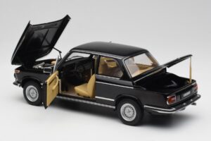 BMW 2002 L E10 Black AUTOart 1:18 70603 Diecast — photo 5 of 8