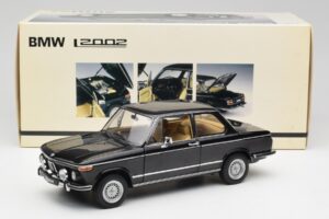 BMW 2002 L E10 Black AUTOart 1:18 70603 Diecast — photo 8 of 8