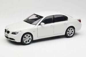 BMW E60 545i Alpine White Kyosho 1:18 08591W Diecast