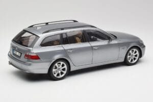 BMW 545i E61 Touring Light Grey Kyosho 1:18 80430308414 Diecast — photo 3 of 8