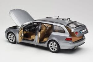BMW 545i E61 Touring Light Grey Kyosho 1:18 80430308414 Diecast — photo 5 of 8