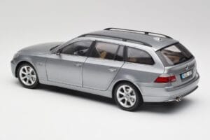 BMW 545i E61 Touring Light Grey Kyosho 1:18 80430308414 Diecast — photo 7 of 8
