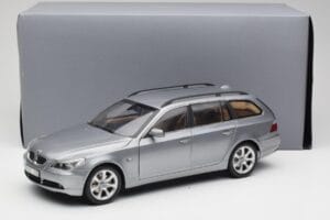 BMW 545i E61 Touring Light Grey Kyosho 1:18 80430308414 Diecast — photo 8 of 8
