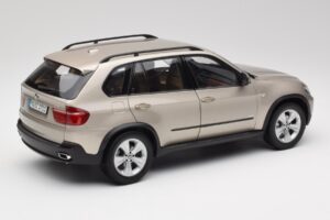 BMW X5 E70 4.8i Platinum Bronze Metallic Kyosho 1:18 80430413413 Diecast — photo 3 of 8