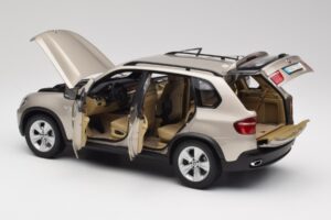 BMW X5 E70 4.8i Platinum Bronze Metallic Kyosho 1:18 80430413413 Diecast — photo 5 of 8