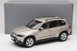 BMW X5 E70 4.8i Platinum Bronze Metallic Kyosho 1:18 80430413413 Diecast — photo 8 of 8