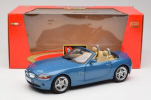 BMW Z4 E85 Maldives Blue Bburago 1:18 34046BLUE Diecast — photo 8 of 8