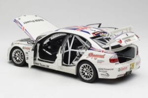 BMW E90 320si #1 A. Priaulx WTCC Champion 2006 Kyosho 1:18 80430429067 Diecast — photo 5 of 8