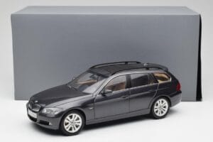 BMW 330i E91 Touring Dark Grey Kyosho 1:18 80430394360 Diecast — photo 8 of 8
