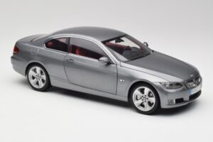BMW 330i E92 Coupe Grey Metallic Kyosho 1:18 80430407220 Diecast — photo 6 of 8