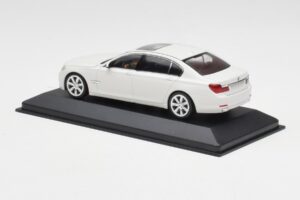 BMW 750Li F02 White Minichamps 1:43 80420445201 Diecast — photo 3 of 5