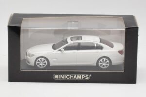 BMW 750Li F02 White Minichamps 1:43 80420445201 Diecast — photo 5 of 5