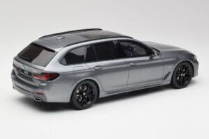 BMW G61 530e M Sport Touring Mineral Grey GT Spirit 1:18 GT485 Resin — photo 2 of 6