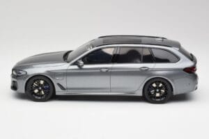 BMW G61 530e M Sport Touring Mineral Grey GT Spirit 1:18 GT485 Resin — photo 3 of 6