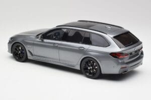 BMW G61 530e M Sport Touring Mineral Grey GT Spirit 1:18 GT485 Resin — photo 5 of 6
