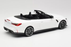BMW M4 G82 Cabriolet Alpine White Minichamps 1:18 155021031 Diecast — photo 2 of 6