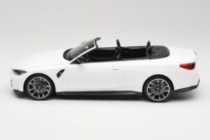 BMW M4 G82 Cabriolet Alpine White Minichamps 1:18 155021031 Diecast — photo 3 of 6