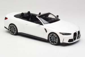 BMW M4 G82 Cabriolet Alpine White Minichamps 1:18 155021031 Diecast — photo 4 of 6