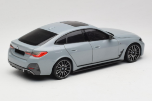 BMW i4 G26 Grey Metallic Minichamps 1:18 110023010 Diecast — photo 3 of 8