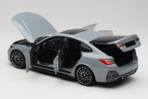 BMW i4 G26 Grey Metallic Minichamps 1:18 110023010 Diecast — photo 5 of 8