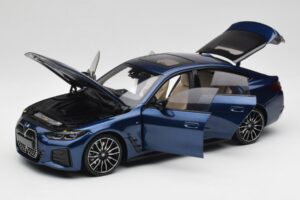 BMW i4 M50 G26 Portimao Blue Minichamps 1:18 110023012 Diecast — photo 2 of 8