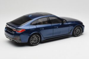 BMW i4 M50 G26 Portimao Blue Minichamps 1:18 110023012 Diecast — photo 3 of 8