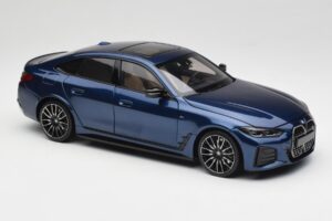 BMW i4 M50 G26 Portimao Blue Minichamps 1:18 110023012 Diecast — photo 6 of 8