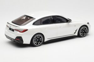 BMW i4 M50 G26 Mineral White Metallic Otto 1:18 OT1074 Resin — photo 2 of 6