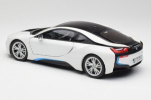 BMW i8 Crystal White Paragon 1:18 80432336841 Diecast — photo 7 of 8