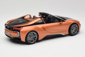 BMW i8 Roadster E-Copper Minichamps 1:18 80432454784 Diecast — photo 2 of 6