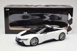 BMW i8 Roadster I15 White Metallic Minichamps 1:18 155027031 Diecast — photo 6 of 6