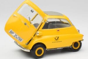 BMW Isetta 250 Deutsche Bundespost Revell 1:18 925 Diecast — photo 2 of 8