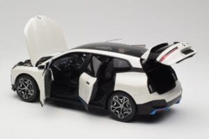 BMW iX Alpine White Minichamps 1:18 110023102 Diecast — photo 5 of 8