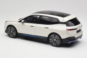 BMW iX Alpine White Minichamps 1:18 110023102 Diecast — photo 7 of 8