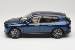 BMW iX Blue Metallic Minichamps 1:18 110023100 Diecast — photo 4 of 8