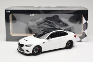 BMW M2 CS F87 White with Black Wheels Minichamps 1:18 155021025 Diecast — photo 6 of 6