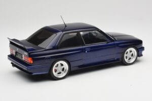BMW M3 E30 Macau Blue IXO 1:18 18CMC122 Diecast — photo 2 of 6