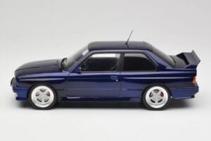 BMW M3 E30 Macau Blue IXO 1:18 18CMC122 Diecast — photo 3 of 6