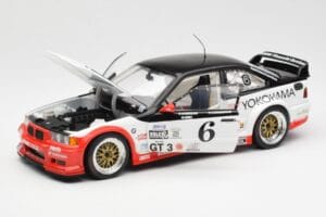 BMW M3 E36 GTR #0 B. Auberlen / M. Simo / P. Cunningham Daytona 24 Hours 1998 UT Models 1:18 39816 Diecast — photo 2 of 8