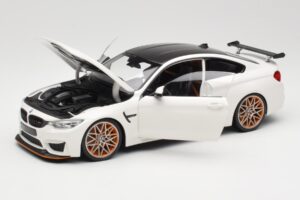 BMW M4 F82 GTS Alpine White Minichamps 1:18 110025221 Diecast — photo 2 of 8
