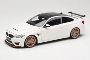 BMW M4 F82 GTS Alpine White Minichamps 1:18 110025221 Diecast