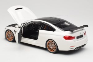 BMW M4 F82 GTS Alpine White Minichamps 1:18 110025221 Diecast — photo 5 of 8
